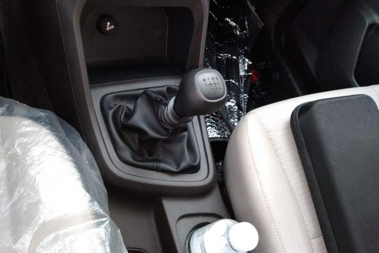 Used Wuling Hongguang V 2022 1.5L Jingqu Version Hydraulic Power Steering LAR
