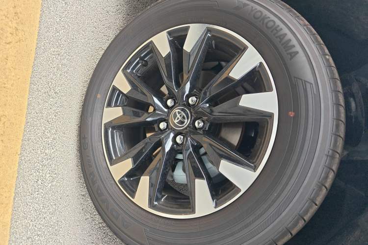 Used Toyota Wildlander 2026 Model 2.0L Smart Electric Hybrid Dual-Engine PRO