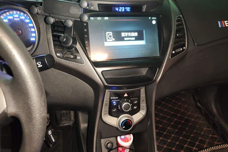 Used Hyundai Elantra (5th Generation / Langdong) 2016 1.6L Automatic Smart Version
