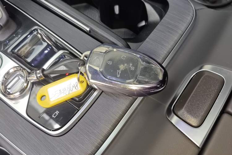 Used GAC Trumpchi GS8 2025 Linghang Series 2.0 TGDI Two-Wheel-Drive Luxury Edition 5 Seats