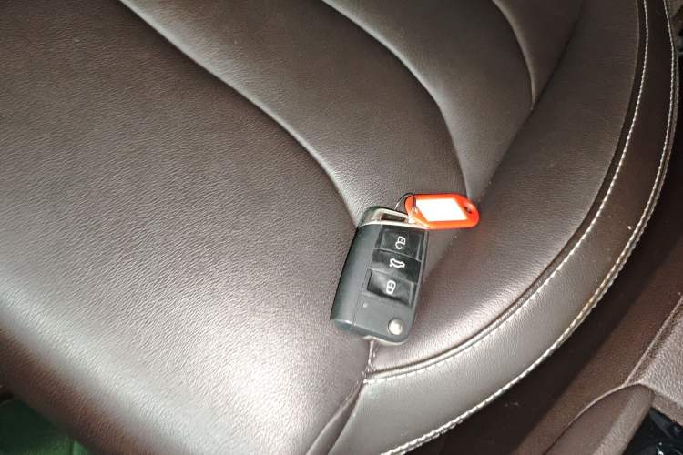 Used Skoda Kodiaq 2019 Facelifted TSI330 7-Seater Two-Wheel-Drive Luxury Enjoyment Edition China VI Standard Vehicle Key