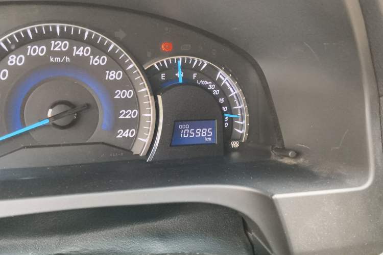 Used Toyota Camry 2016 2.0G 10th Anniversary Leading Edition Odometer Close Up