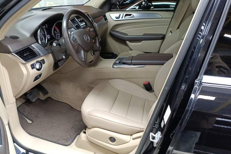 Used Mercedes-Benz M-Class 2014 ML 320 4MATIC
