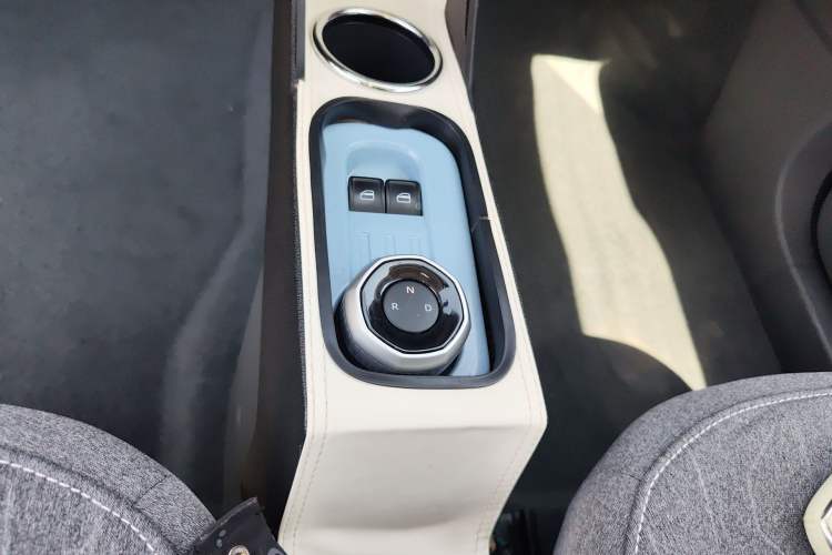 Used Geely Galaxy Panda 2023 Panda Mini 200km Endurance Bear
