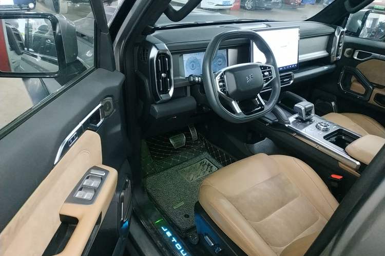 Used JETOUR Traveler 2023 2.0T All-Wheel Drive CrossPRO+