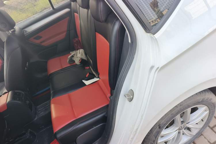 Used Volkswagen Golf Sportsvan 2019 200TSI Automatic C-HR Pure Version China VI Standard Left Rear Seat