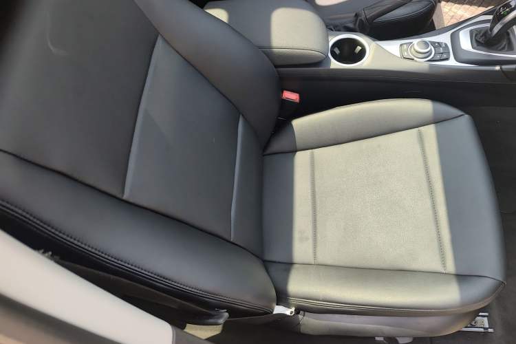 Used BMW X1 2014 sDrive18i Fashion Model Right Front Seat