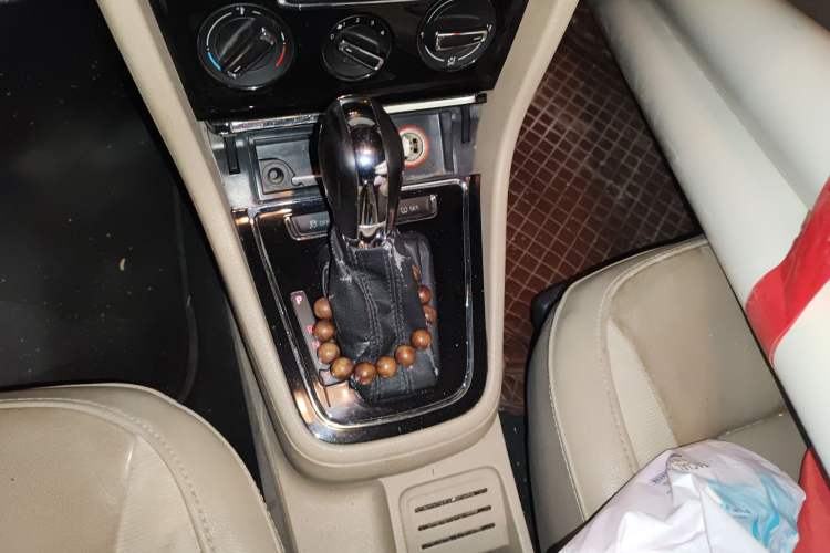 Used Volkswagen Bora 2014 1.6L Automatic Comfort Model Gear Lever