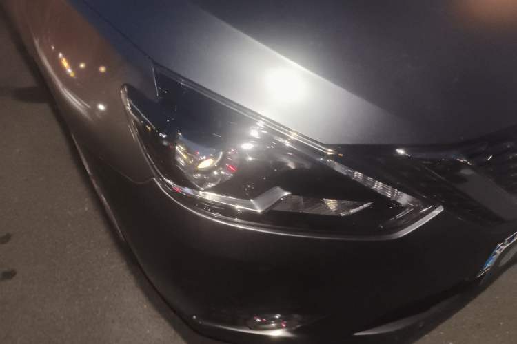 Used Nissan Sylphy 2018 1.6XV CVT Deluxe Edition Right Front Headlight