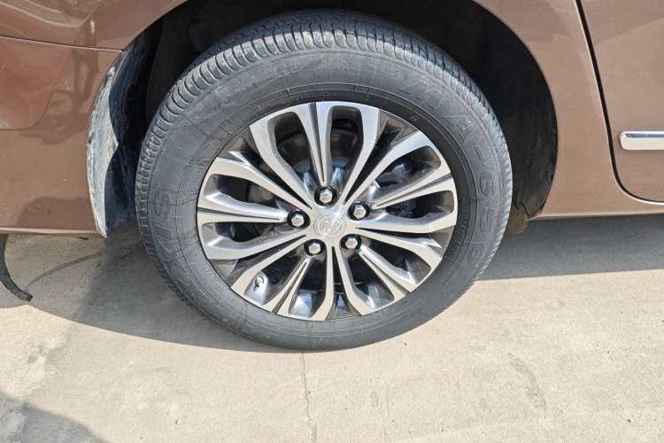 Used Buick GL8 2021 Land Cruiser Executive 652T Premium Model
