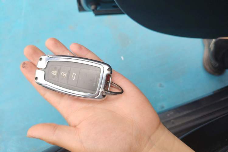 Used Toyota Avalon 2019 2.0L Luxury Edition China VI Standard Vehicle Key