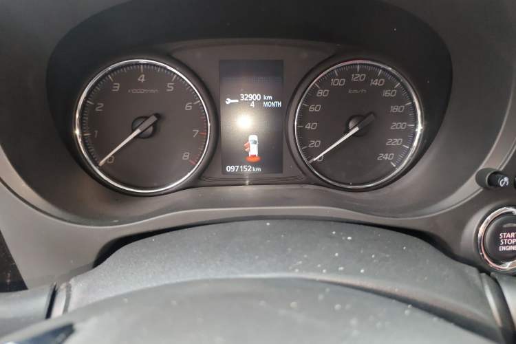 Used Mitsubishi Outlander 2019 2.0L Two-Wheel Drive Comfort Edition 7-Seater China VI Standard