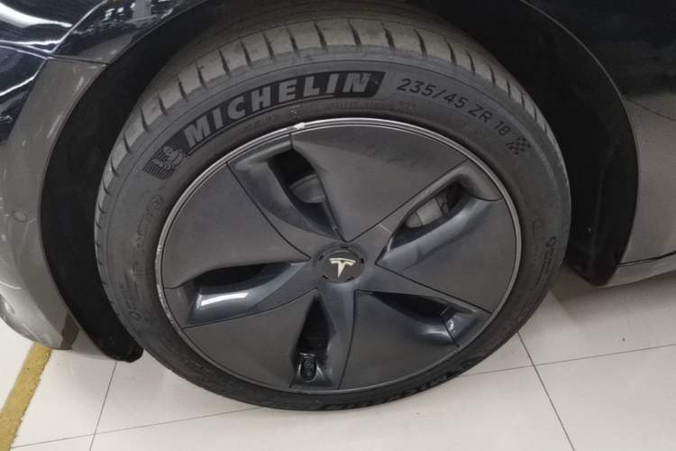 Used Tesla Model 3 2020 Long-Range Rear-Wheel-Drive Version
