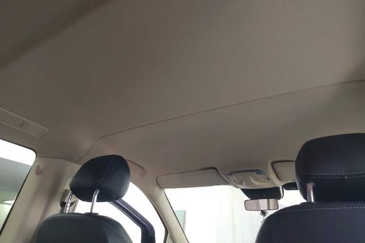 Used Mercedes-Benz Vito 2018 2.0T Elite Version 7 Seats China VI Emission Standard
