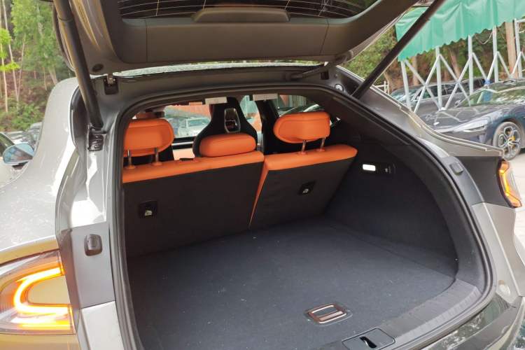 Used Xiaomi Auto YU7 2025 Ultra-Long Range High-Performance All-Wheel-Drive Max Edition
