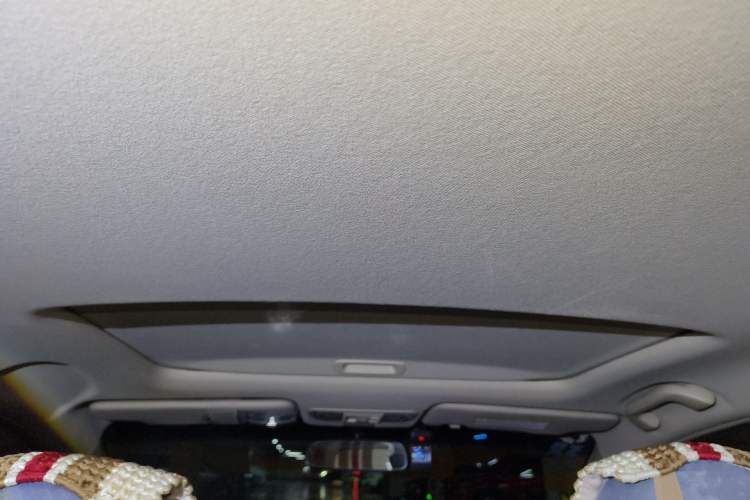 Used Honda Crider 2013 1.8L automatic luxury edition Headliner