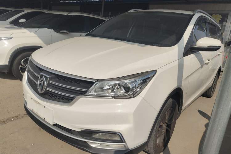 Used Baojun 730 2019 1.5T Manual Fashion Model 7-seater National V