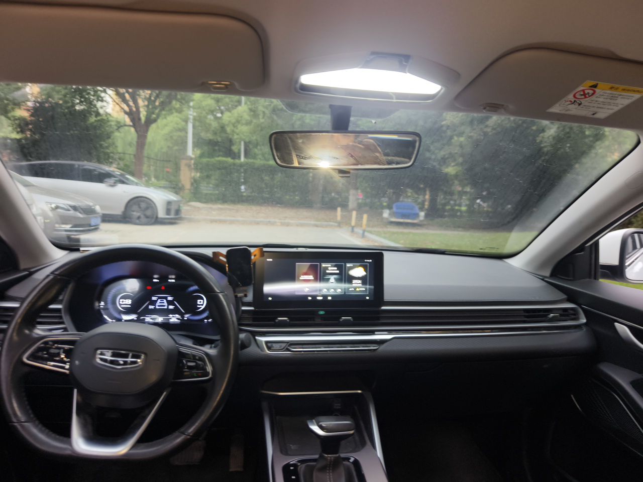 Geely Auto Emgrand 2022 4th Generation 1.5L CVT Luxury Model - Premium — снимка 9