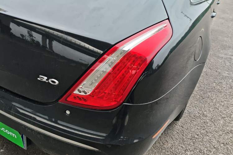 Used Jaguar XJ 2014 XJL 3.0 SC Two-Wheel-Drive Panoramic Business Edition
