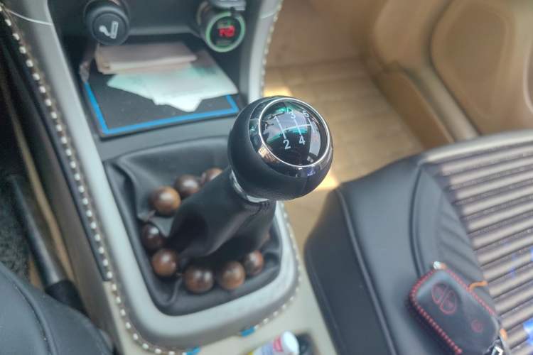 Used BYD F3 2014 1.5L Manual Luxury Model Gear Lever