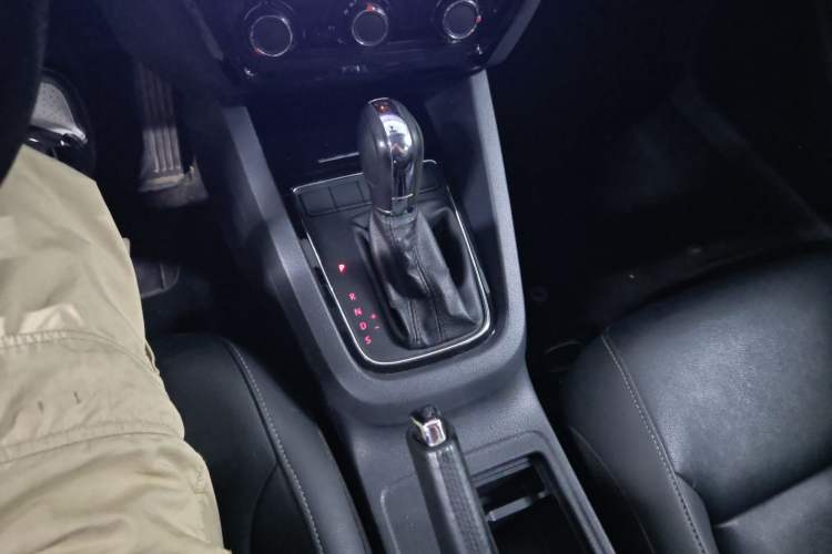 Used Volkswagen Sagitar 2015 1.6L Automatic Comfort Model