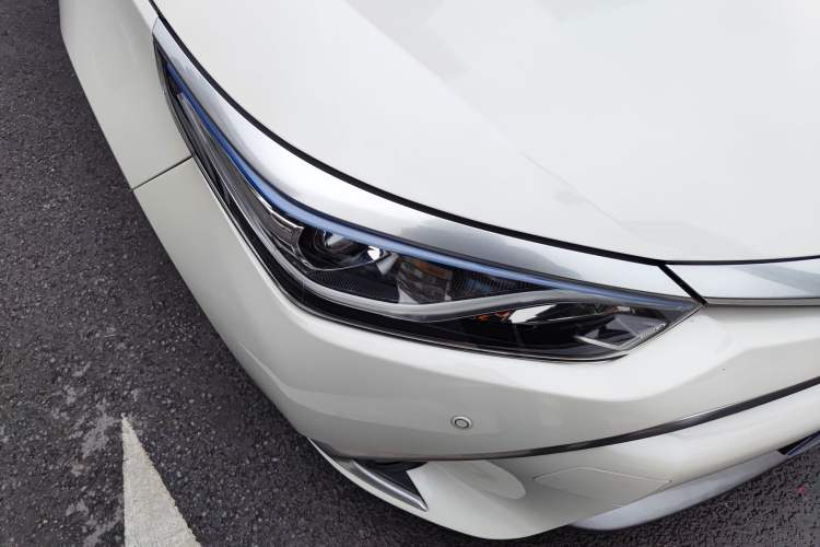 Used Toyota Levin 2016 Dual-Engine 1.8H GS E-CVT Elite Model with Sunroof