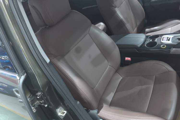 Used Peugeot 3008 2015 2.0L Automatic Classic Edition