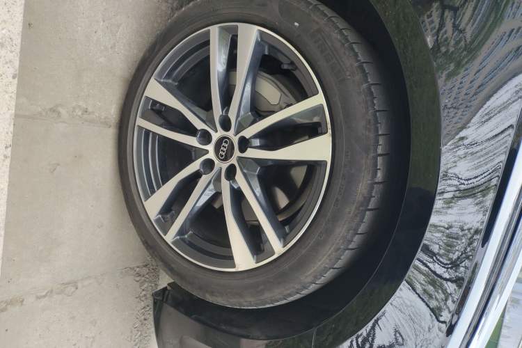 Used Audi A6L 2023 40 TFSI Luxury Dynamic Model Right Front Wheel Hub