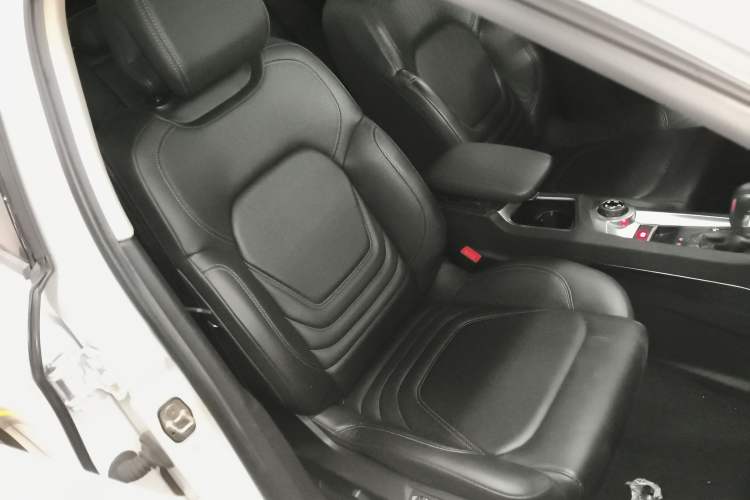 Used DS 6 2016 1.6T Luxury Edition THP160