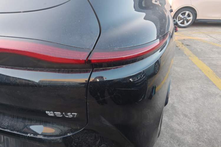 Used IM LS7 2023 90 kWh Elite All-Wheel-Drive Version