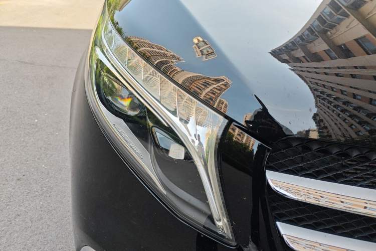 Used Mercedes-Benz V-Class 2021 V 260 Prestige Edition Right Front Headlight