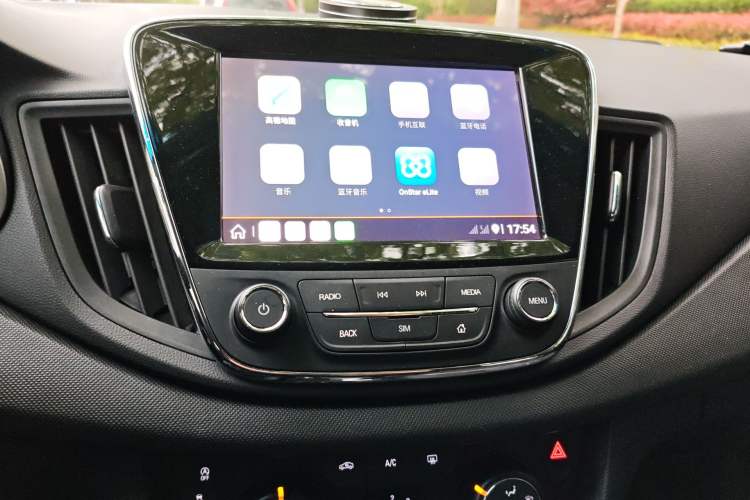 Used Chevrolet Monza 2019 Redline 320T Dual-Clutch Joyful Edition China VI Standard Audio And AC Panel