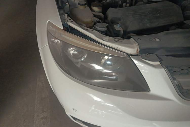 Used BYD S6 2014 1.5TI Manual Luxury 5-Seater Right Front Headlight