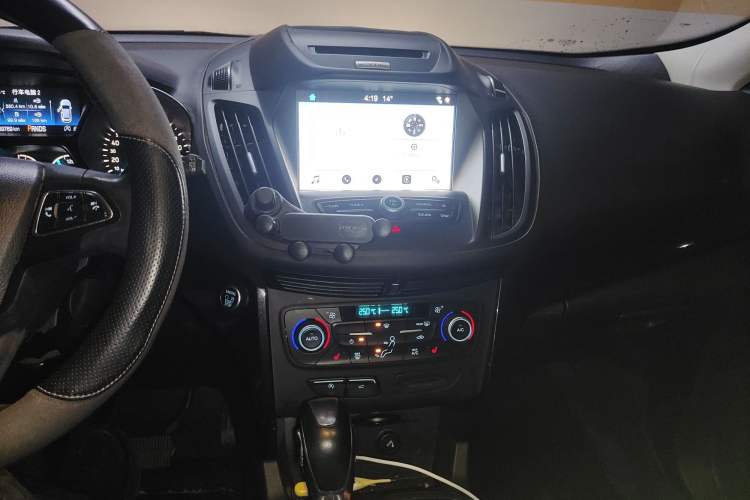 Used Ford Kuga 2018 EcoBoost 245 Four-Wheel Drive Luxury Wing Model Audio And AC Panel