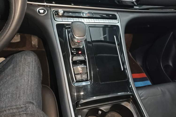 Used GAC Trumpchi M8 2023 Lingxiu Series 390T Deluxe Edition Gear Lever