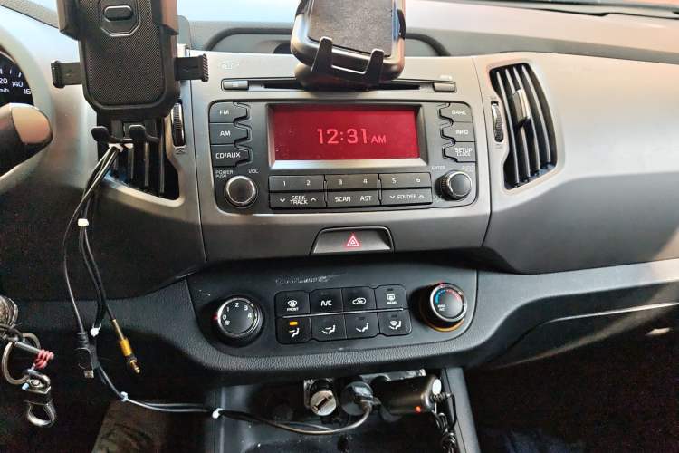 Used Kia Sportage R 2015 2.0L Manual Two-Wheel Drive GL Model
