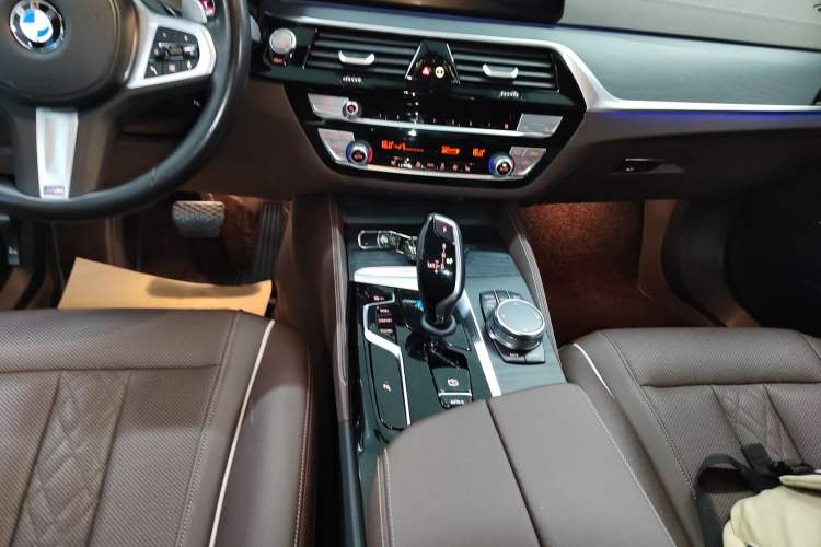 Used BMW 5 Series 2022 Second Facelift 530Li Leading Edition M Sport Package Gear Lever