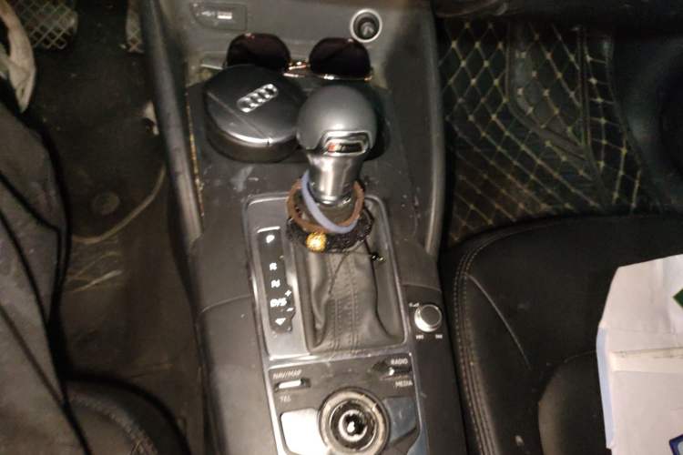 Used Audi A3 2020 Restyled Sportback 35 TFSI Entry-Level China VI Emission Standard Gear Lever
