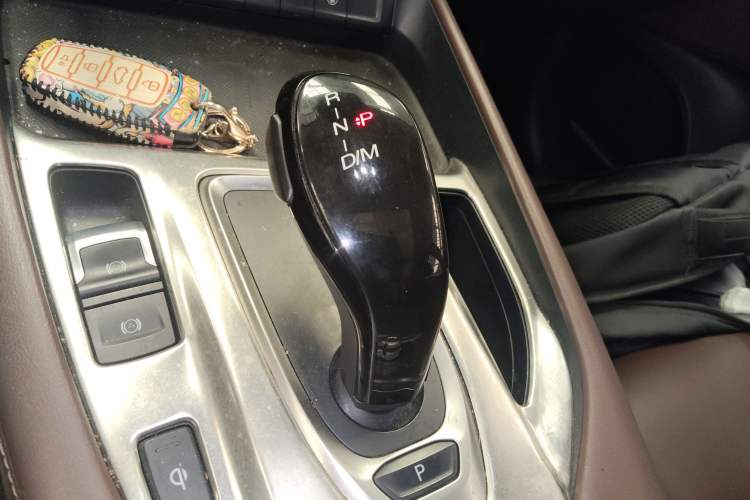 Used Haval F7 2020 2.0T All-Wheel Drive iJoy Gear Lever