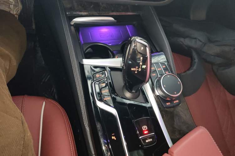 Used BMW 5 Series 2022 Second Facelift 525Li M Sport Package Gear Lever