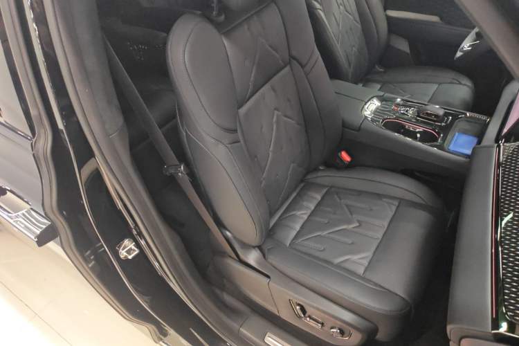 Used Zeekr 009 2024 7-Seater Walk-Through Version Four-Wheel Drive 108 kWh
