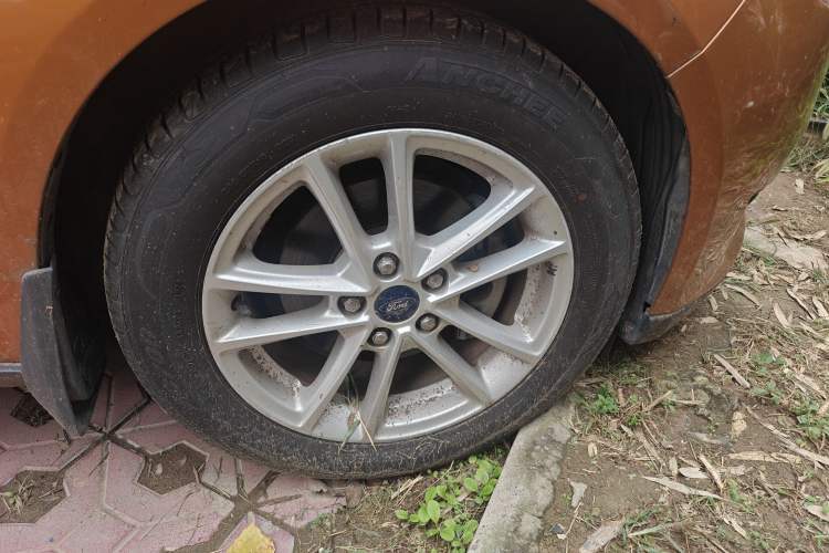 Used Ford Focus 2015 Hatchback 1.6L Automatic Fashion Edition