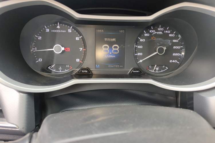 Used Geely Auto Emgrand GL 2017 1.8L Manual Elite Model
