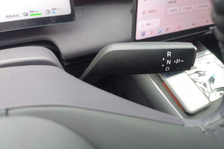 Used Nissan N6 2026 Model 180 Max
