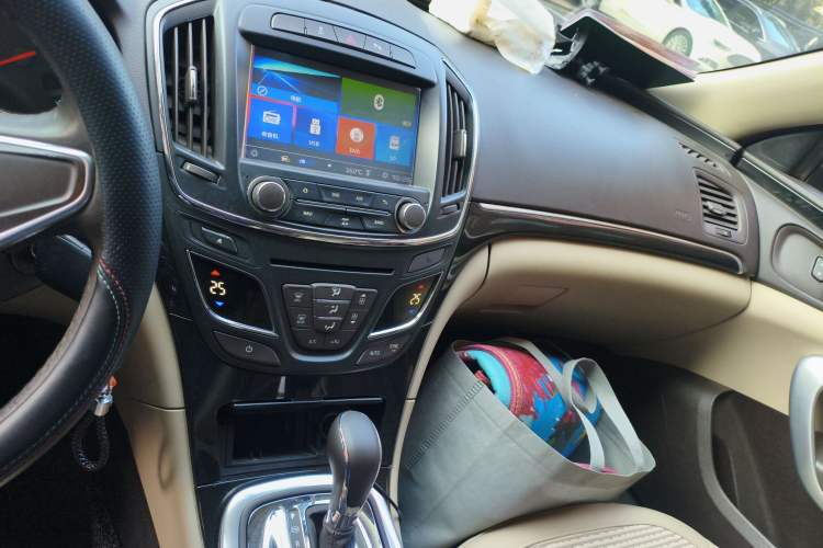 Used Buick Regal 2014 2.0L Leading Fashion Edition