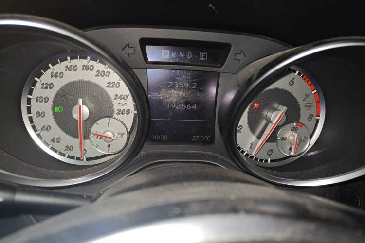 Used Mercedes-Benz SLK-Class 2011 SLK 200 Fashion Model Odometer Close Up