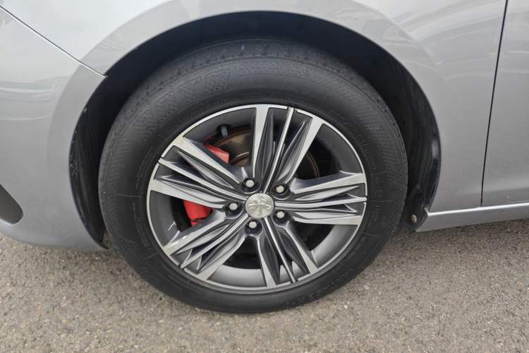 Used Peugeot 308 2016 1.6L Automatic Luxury Edition Left Front Wheel Hub
