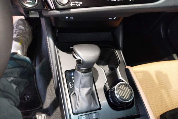 Used Lexus ES 2023 200 Excellence Edition Gear Lever
