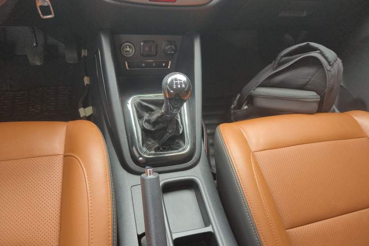 Used Oshan CX70 2016 1.6L Manual Luxury Model