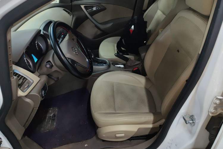 Used Buick GT 2013 GT 1.6L Automatic Fashion Edition Left Front Seat